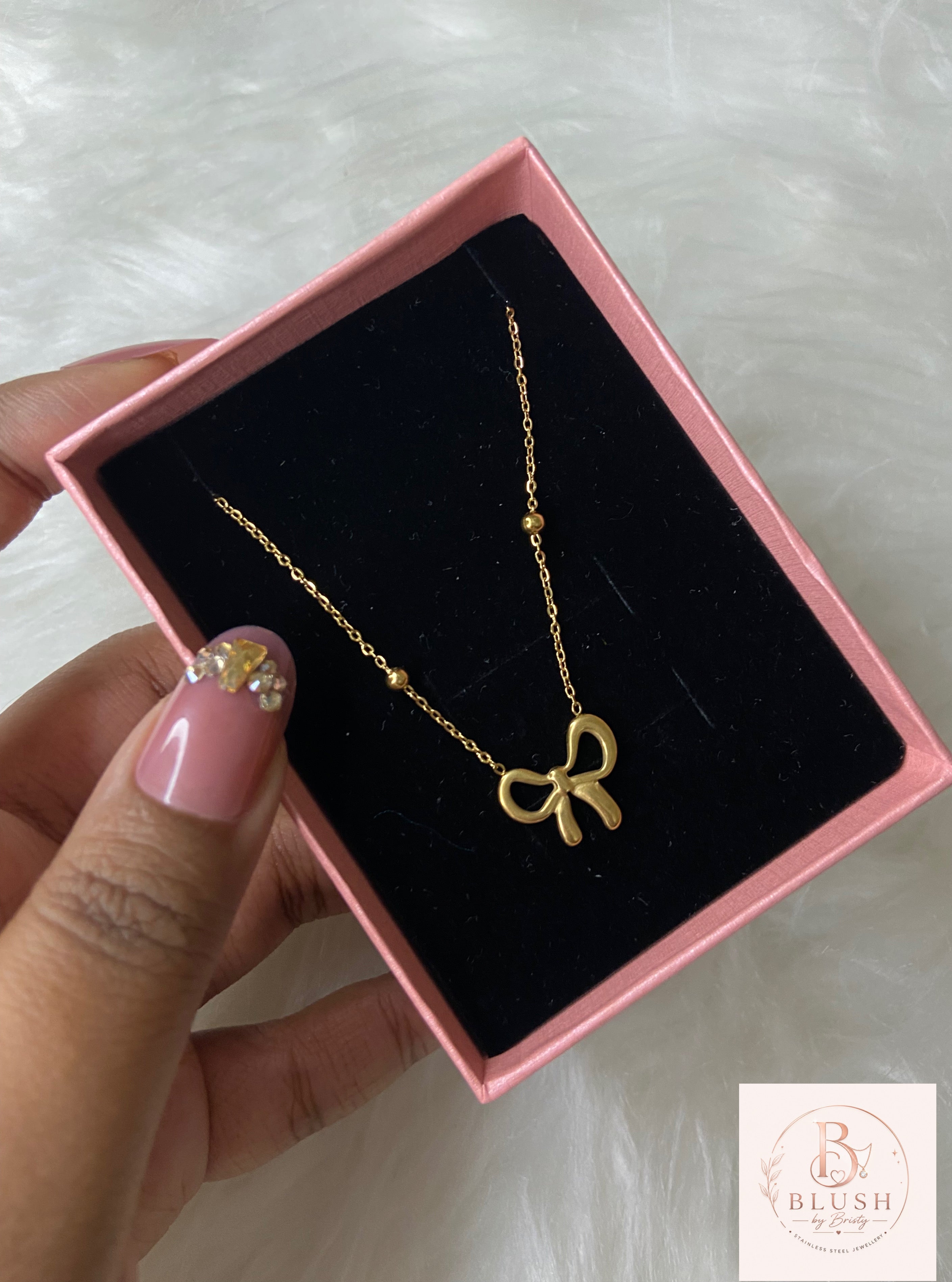 Bow Necklace